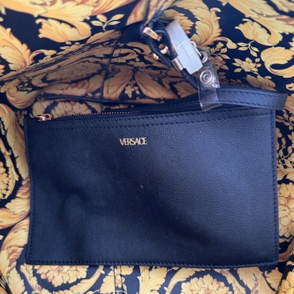 NWOT WOMEN'S VERSACE TOTE SHOULDER BAG WITH ADDITIONAL ATTACHED VERSACE  PURSE - Picture 12 of 16